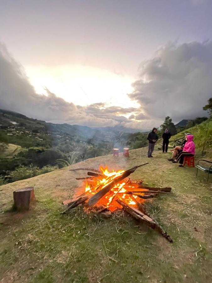 Rancho Do Paioleiro - Suites São Bento do Sapucaí Kültér fotó